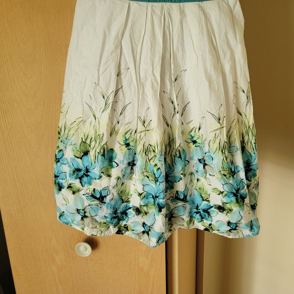 Dress - Picture 3 of 4
